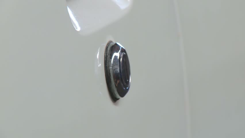 Car handle and locking mechanism