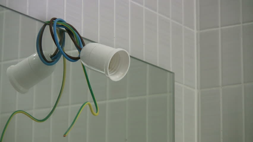 Electrician getting shocked / Short circuit