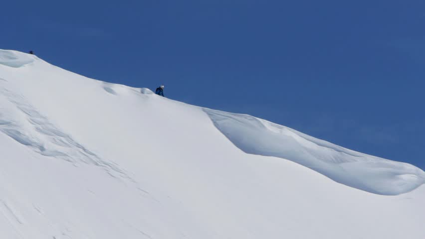 Free-ride skiing in the big mountains