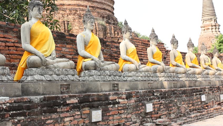  Buddha statue around temple