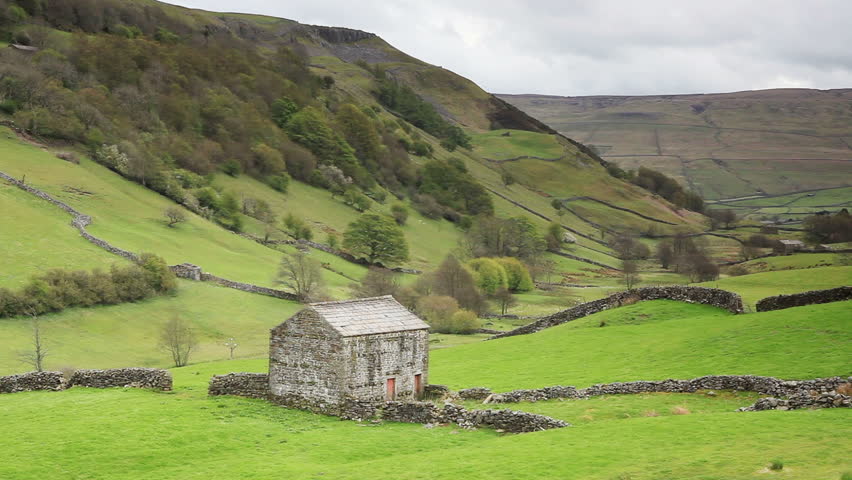 A stone barn in Swaledale which is in the Yorkshire Dales 