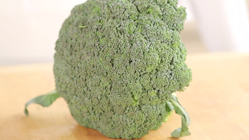 Separating broccoli florets