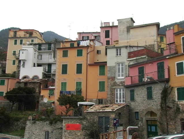 A pan of the small Italian Riviera town of Corniglia.