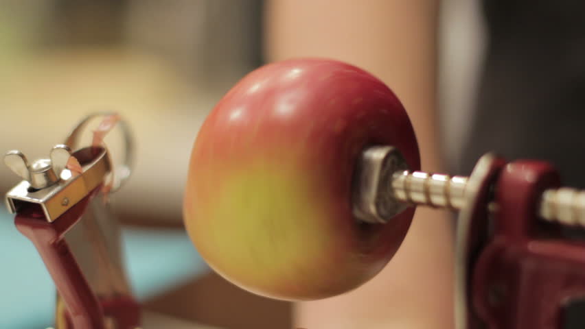 Coring Apple (peeling,skinning) for Pie 1