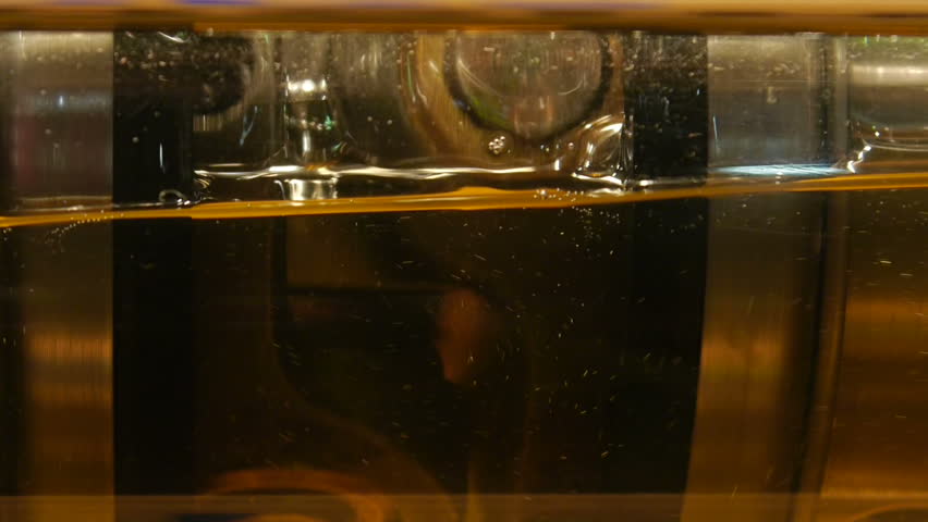 Transparent Water / Oil rotor - pump. Bubles.