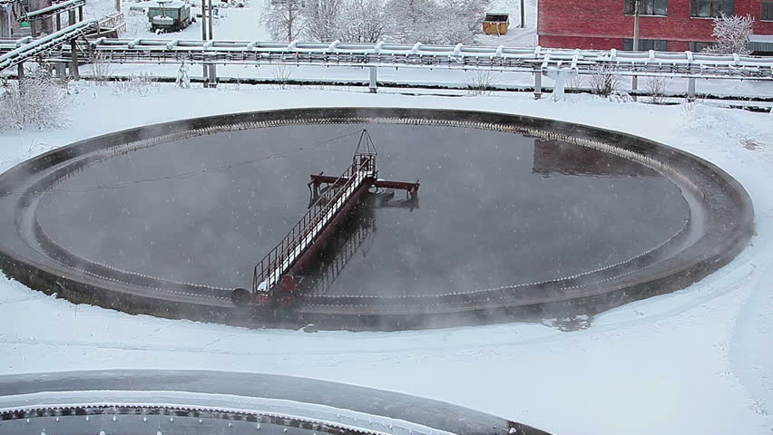 Round treatment volumes on industrial plant in winter season. Slow moving mechanism