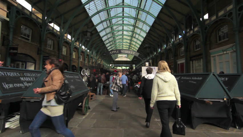 LONDON - OCTOBER 10, 2011: Apple Market in England 