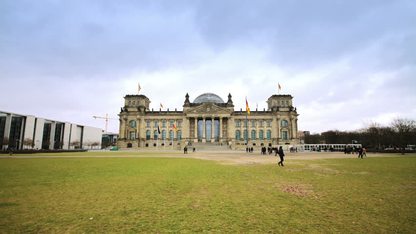 Time lapse zoom in on the parliament building in Berlin