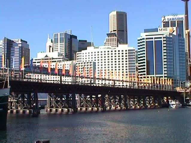 Sydney Monorail Train at Pyrmont Bridge, 2 perspectives (DV 4:3, Sony TRV 110E)