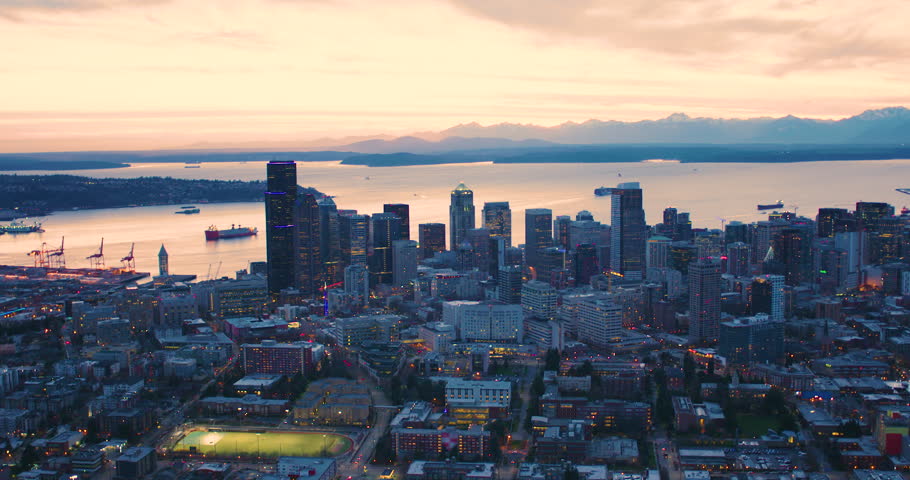 Skyline on the coastline with skyscrapers of Seattle, Washington image ...