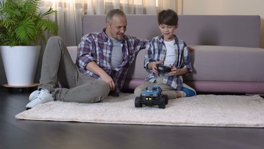 remote control car playing