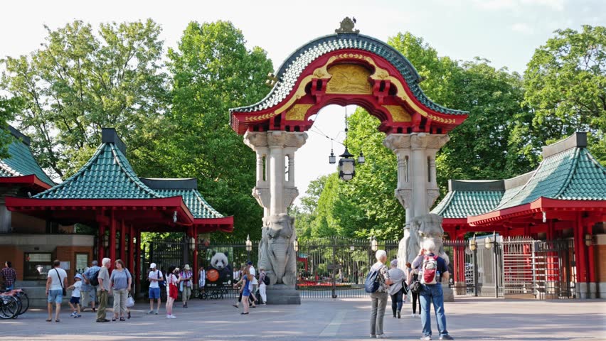 July 20 2018 The Elephant Gate Entrance To Berlin Zoological