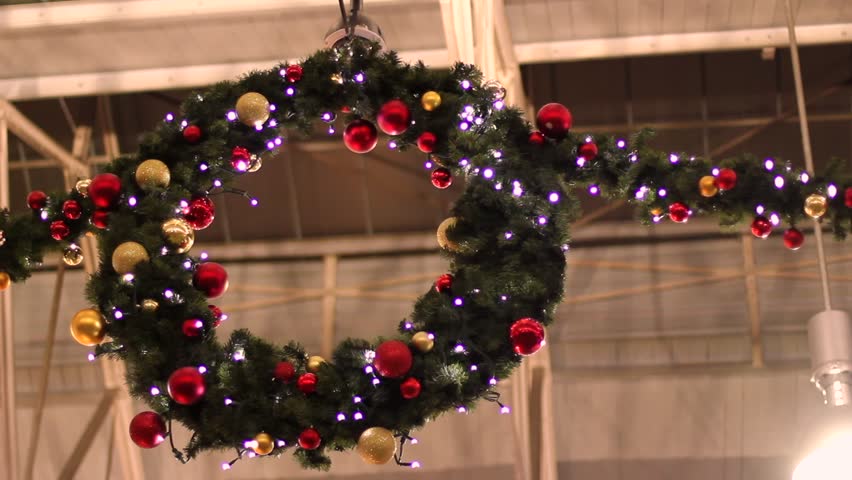 Christmas Wreath Decoration With Baubles Stockvideos Filmmaterial 100 Lizenzfrei 1015865842 Shutterstock