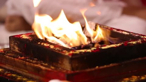 Fireagni Havan Kundindian Havan Kund Rituals Stock Footage Video (100%  Royalty-free) 1020385042 | Shutterstock