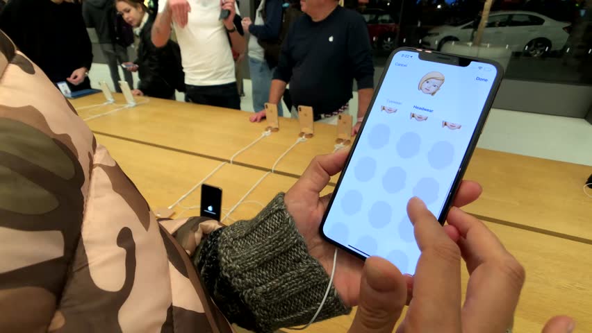 September 10 2018 Woman Testing New Model Iphone Xs Max