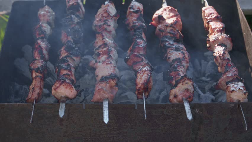 уксусная вода для шашлыка. жареный шашлык. маринад для шашлыка магазинный. пропорции шашлыка. маринад для шашлыка пропорции.