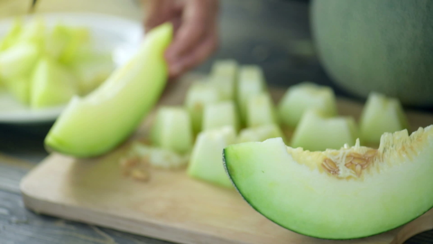 How To Cut A Honeydew Melon Into Slices