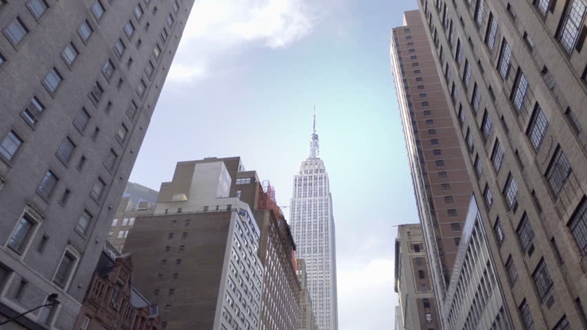 Dec 7 2016 Gorgeous Shot Empire State Building From East 34th