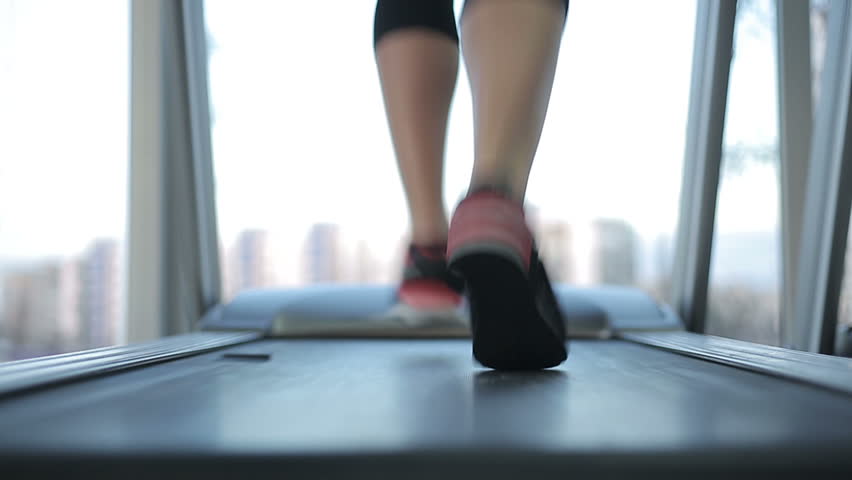 treadmill running barefoot