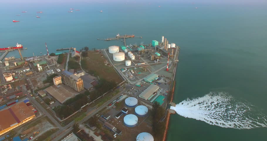 Labuan,malaysia-march 2,2015:pipeline Oil Gas Production Stock Footage ...