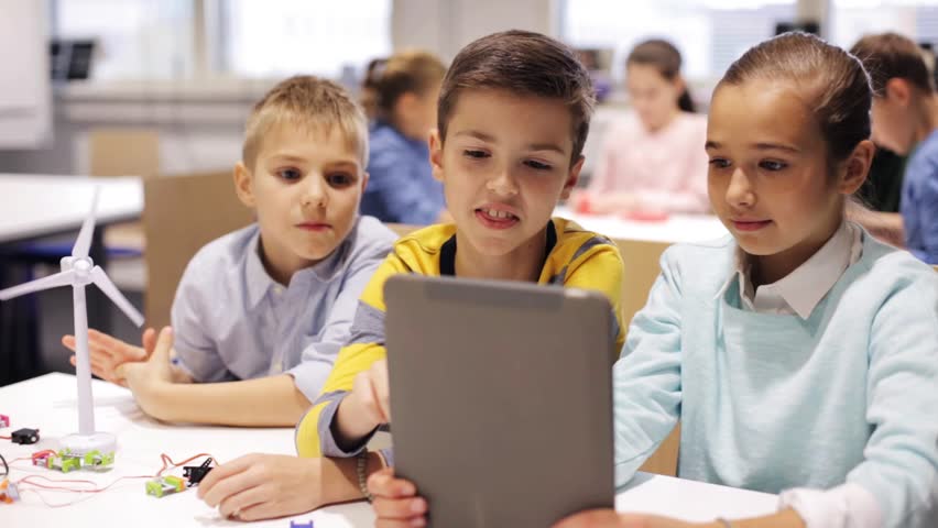 children and technology Raising digital natives: technology and our kids children growing up these days are surrounded by and often immersed in digital media you might call them digital natives. children and technology Raising digital natives: technology and our kids children growing up these days are surrounded by and often immersed in digital media you might call them digital natives.