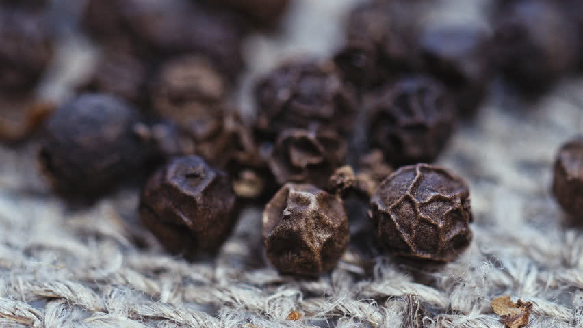 Header of allspice