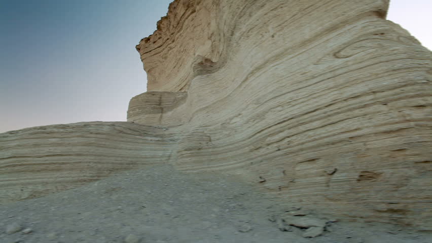 Header of strata