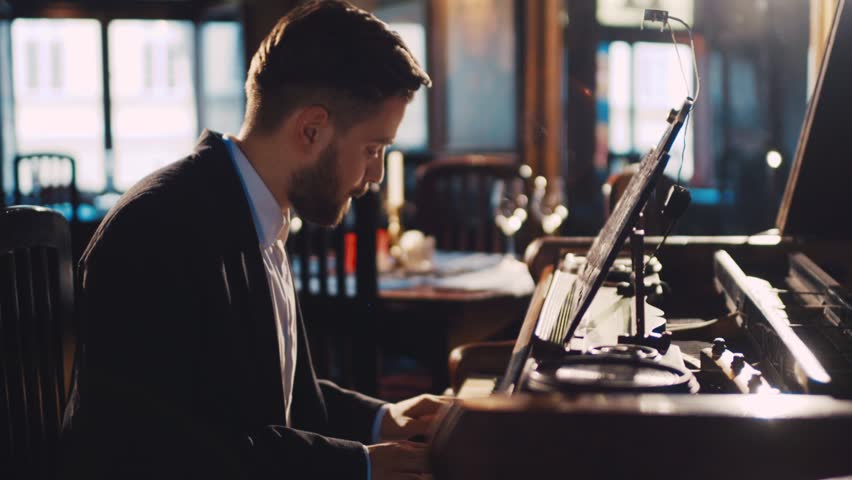 Header of fortepiano