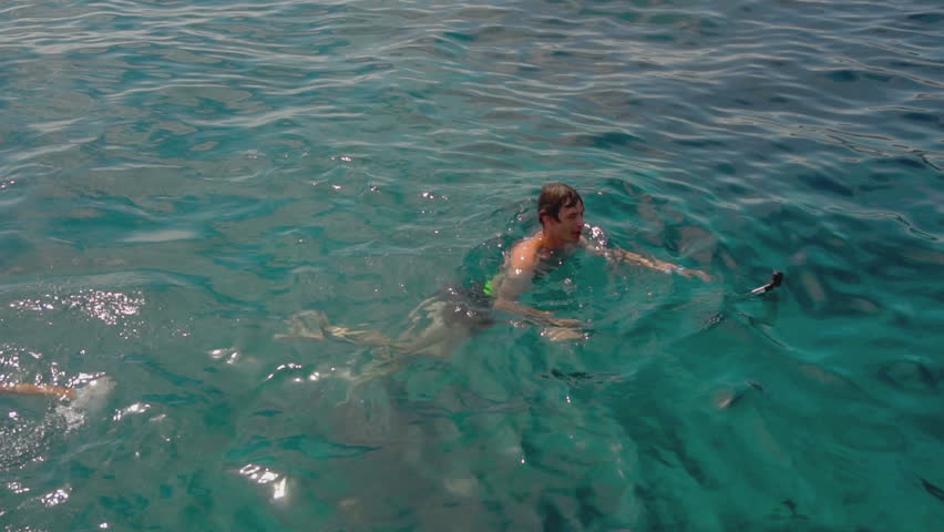 bedste dating tekst from Aarush naked women in swiming pools