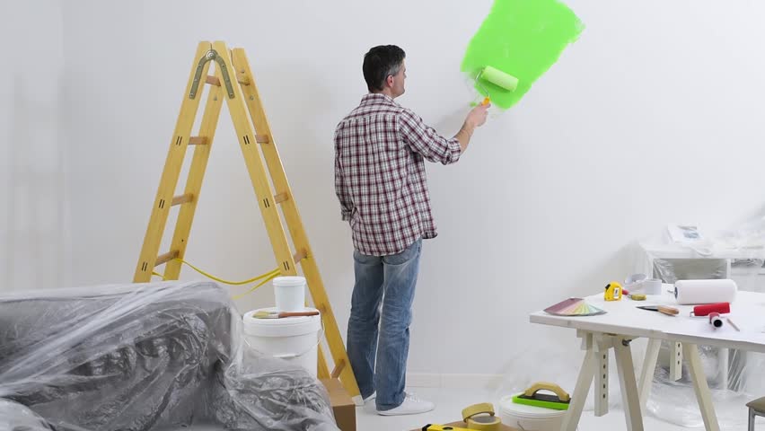 Man Painting Interior Walls At Stockvideos Filmmaterial 100 Lizenzfrei 26647852 Shutterstock