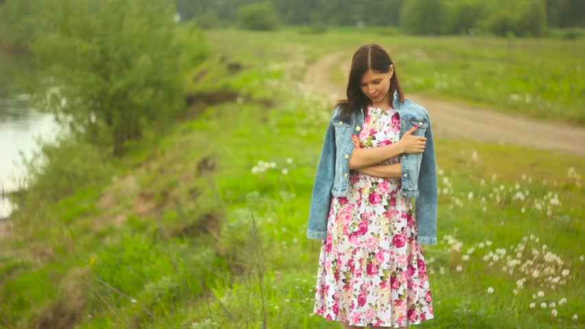 girl-walking-in-thing-video-sahara-knight-with-black-man-porn