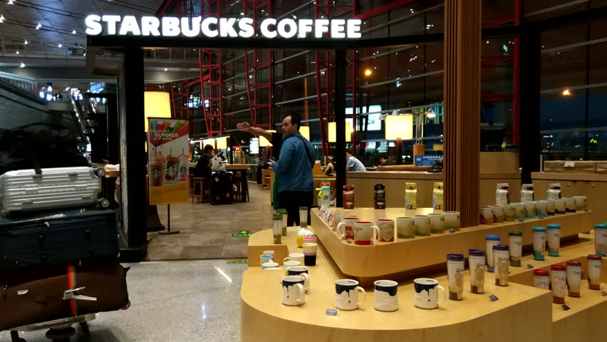 May 24 2017 Beijing China A Starbucks Coffee Shop In Stockvideos Filmmaterial 100 Lizenzfrei 27696232 Shutterstock