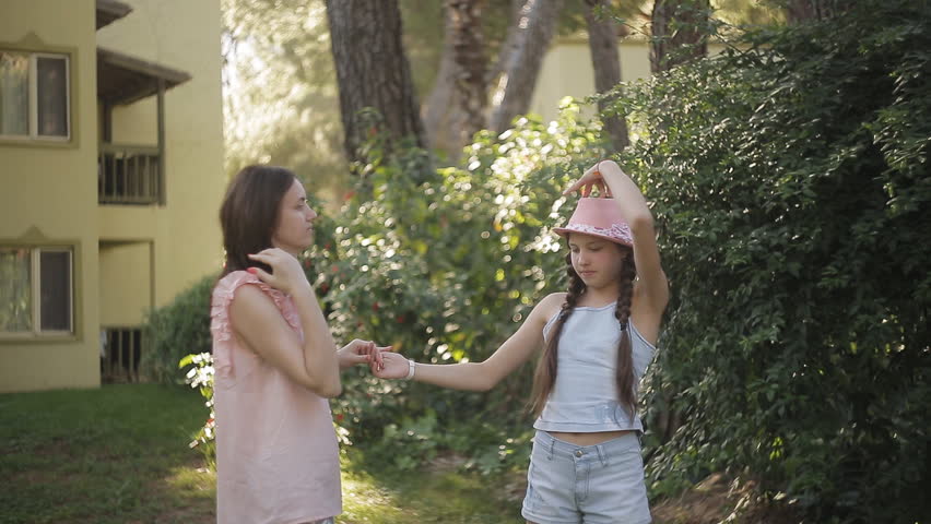 Daddy Daughter Funny Thai Videos Her Daddy Daughter Funny Thai Videos Her