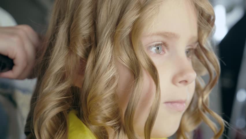 4k00 15hairdresser Working With Beautiful Little Girl Hair In Beauty