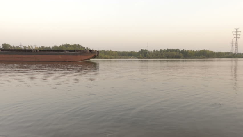 Header of barge