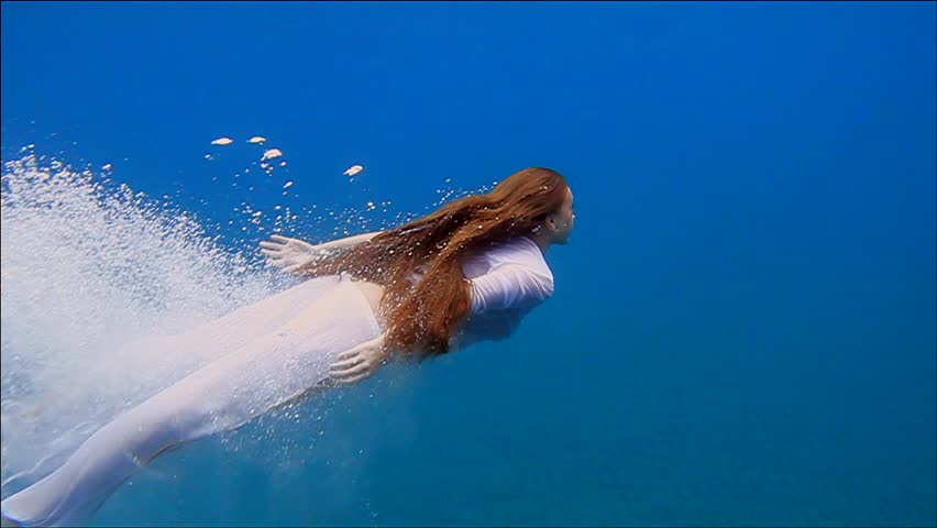 Free Video Clips Of Women Clothed In Water 86
