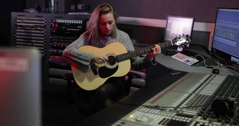 Header of songwriter