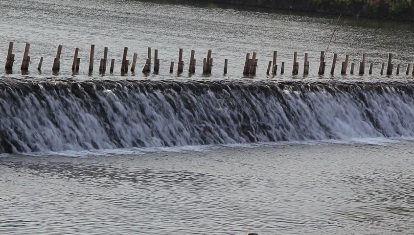 River Dam with Overflowing Water วิดีโอสต็อก (ปลอดค่า Hydroelectric Power Station, Waterfall at วิดีโอสต็อก (ปลอด