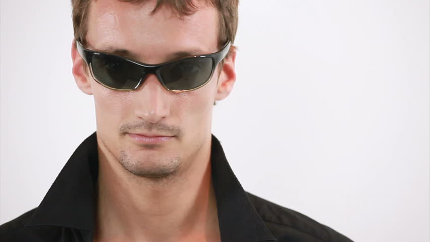 The cool guy. The cool guy. Coolguy. Мужчина указывает. Мужчина в солнцезащитных очках.