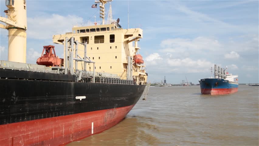Header of supertanker